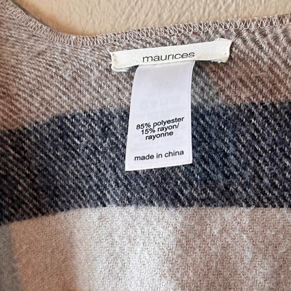 Maurice’s Wrap Shawl - Fringe detail - One Size - Picture 5 of 5